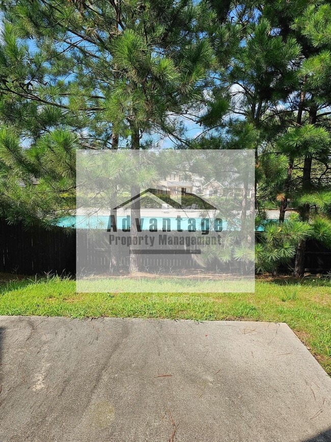 Building Photo - 250 Magnaview Dr