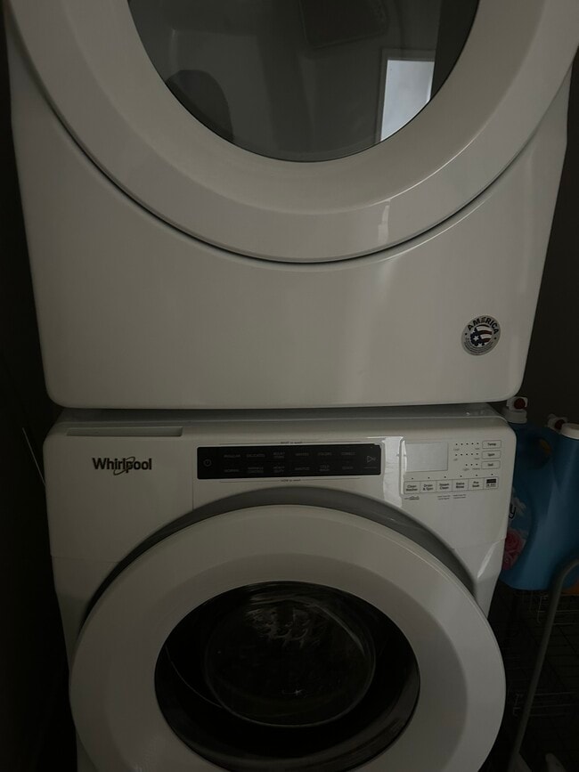 Building Photo - 3525 Naamans Rd