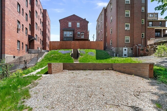 Building Photo - 3846 Brownsville Rd