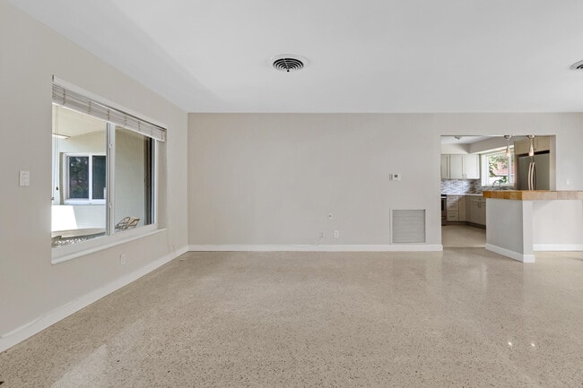 Building Photo - 1911 NE 27th St