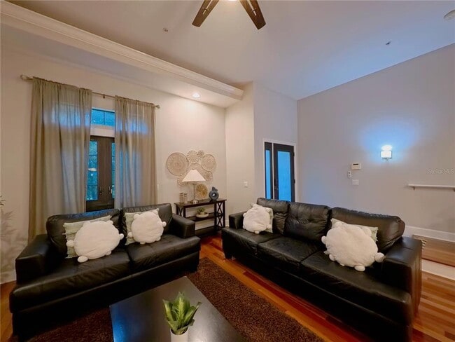 Building Photo - 14525 Damai Ln