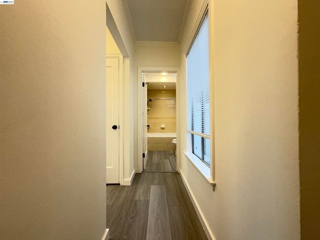 Building Photo - 175 W Moltke St