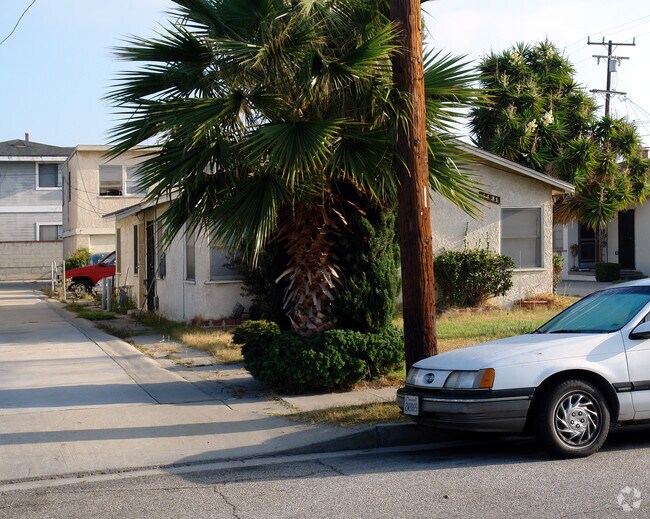 Building Photo - 4431 W 141st St