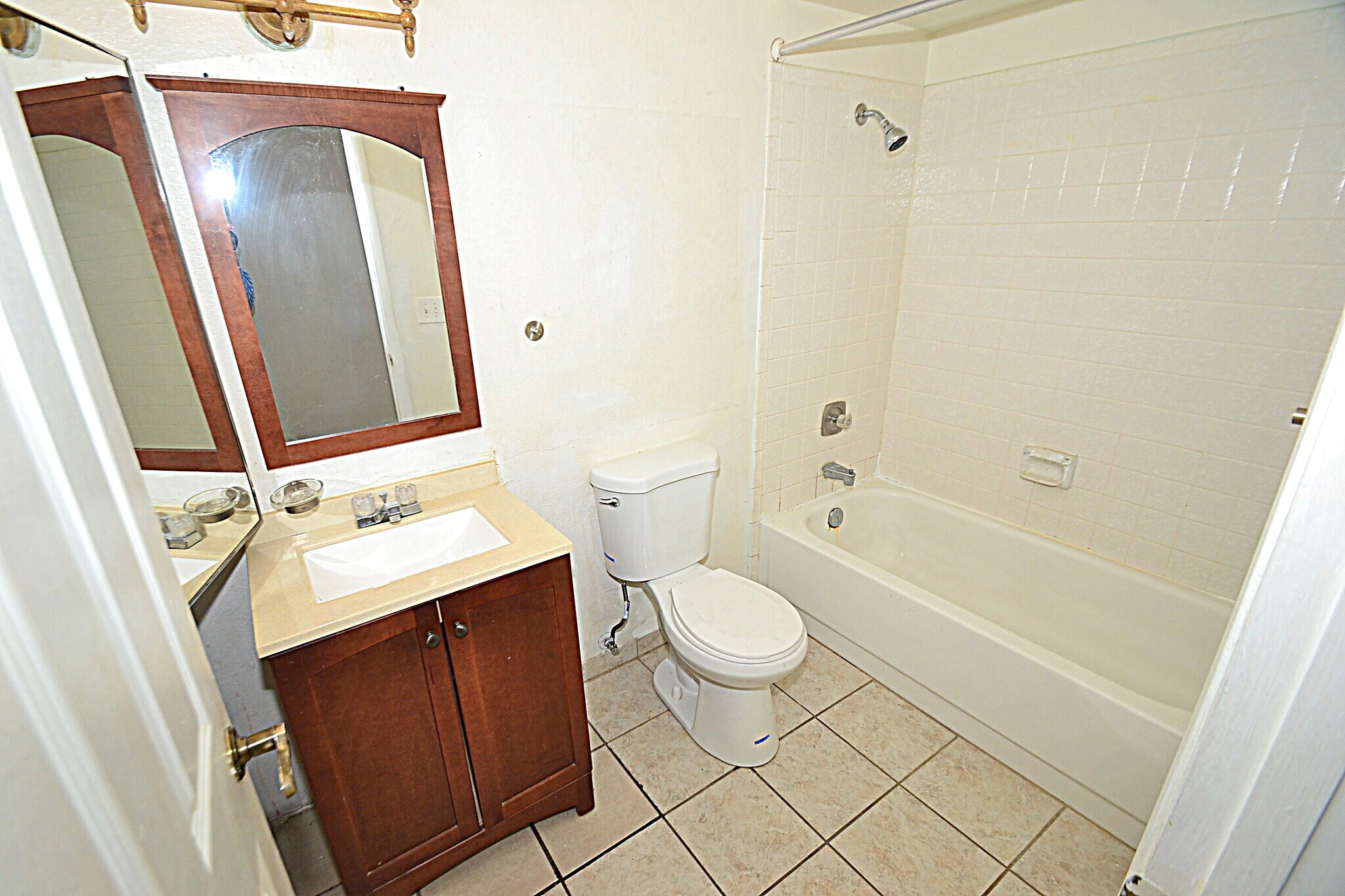 Building Photo - 6941 W Vermont Ave