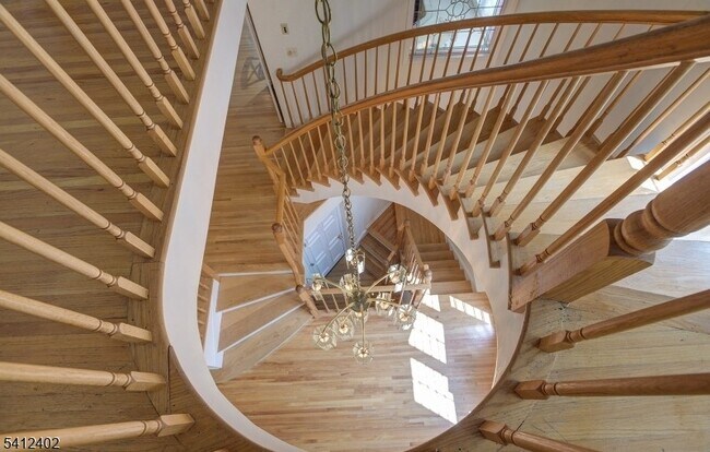 Building Photo - 4 Dearburn Ct