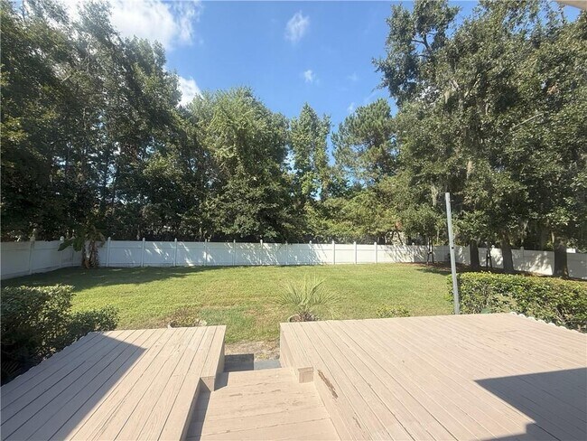 Building Photo - 141 Royal Dr