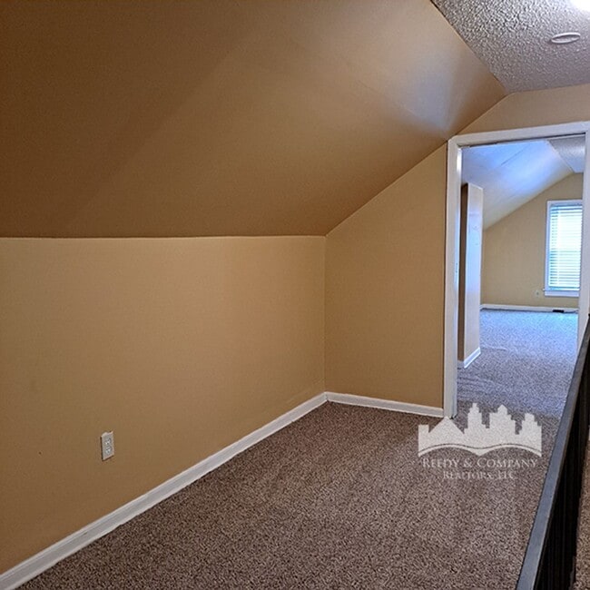 Building Photo - 2949 Yale Ave