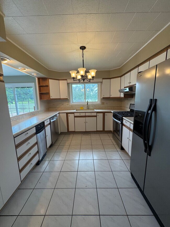 Building Photo - Charming 3 bedroom home for rent.