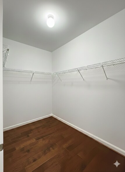 Building Photo - 813 Deluca Rd