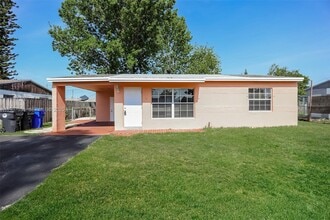 Building Photo - 1520 SW 68th Way