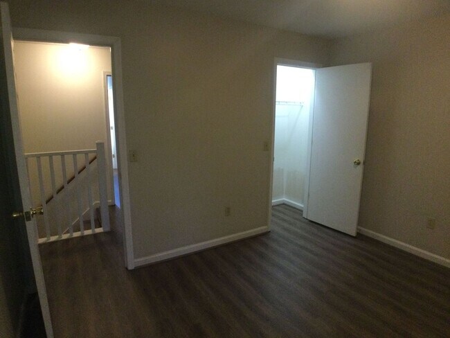 Building Photo - Christiansburg, 3 BR / 2.5 BA Available April 27th