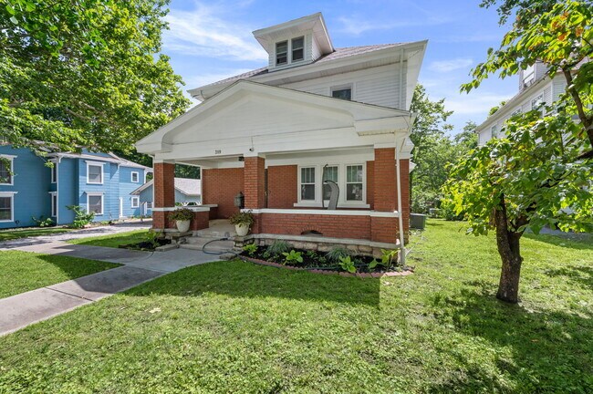 Building Photo - 319 N Delaware St