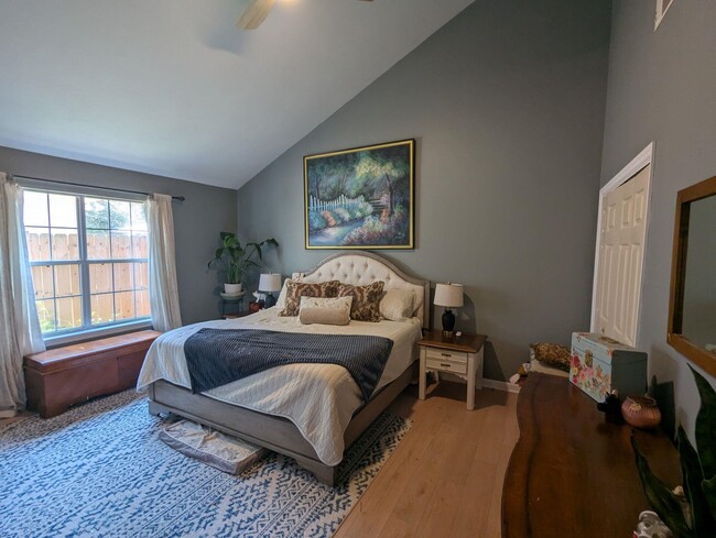 Building Photo - 2587 Yarmouth Ln