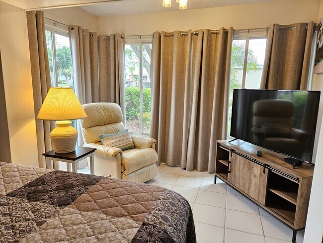 Building Photo - Charming First-Floor Condo in Plantation Golf and Country Club with a Community Pool Access!