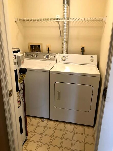 Building Photo - 601 Himes Ave