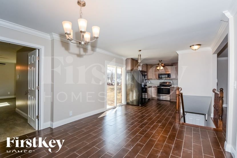 Building Photo - 11024 Acton Dr