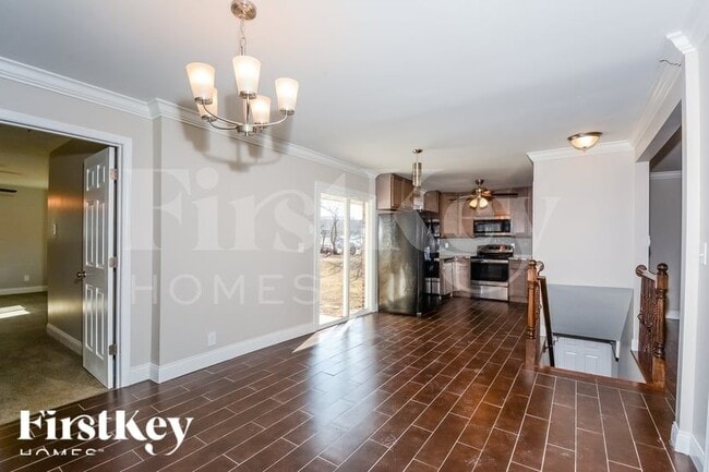 Building Photo - 11024 Acton Dr