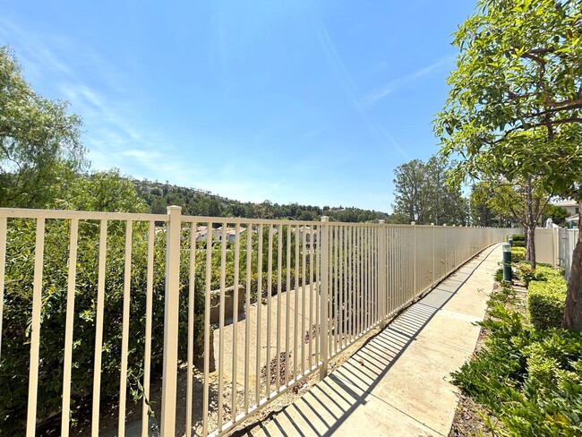 Building Photo - Your Dream Home Awaits in Summit Park – Br...