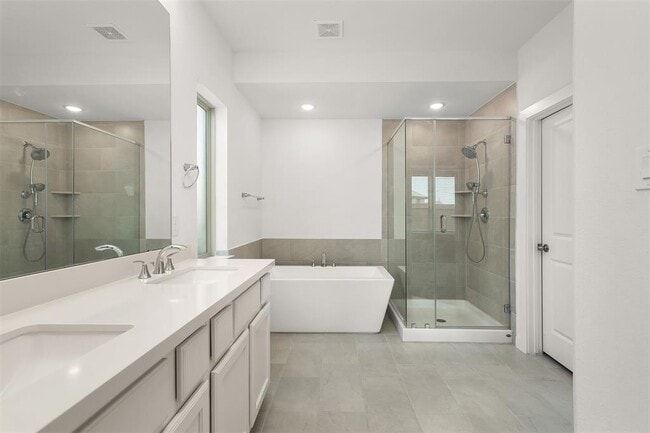 Building Photo - 13005 Blue Flora Dr