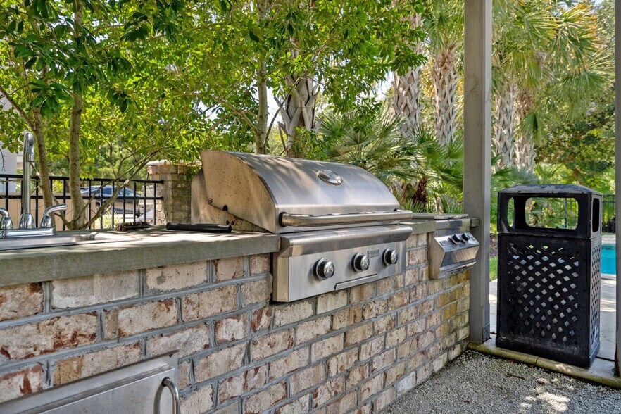 Building Photo - 60 Pioneer Loop