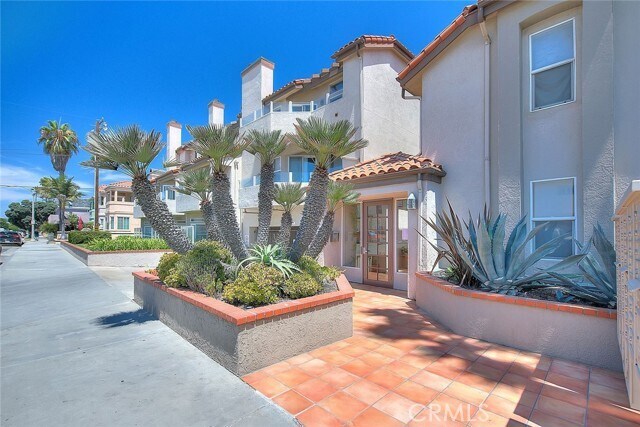 Building Photo - 1400 Pacific Coast Hwy