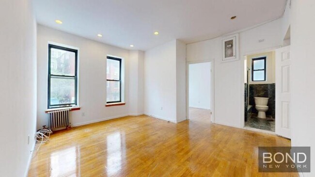 Primary Photo - 3 bedroom in Manhattan NY 10003