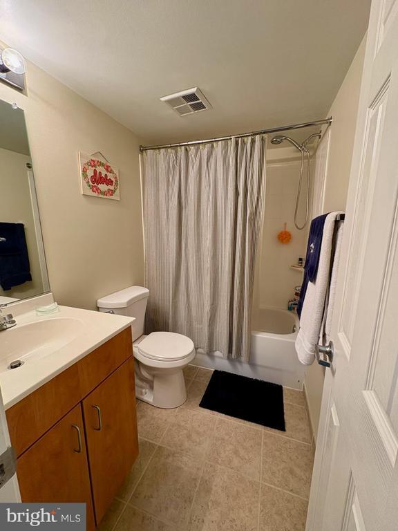 Building Photo - 1101 Primrose Ct