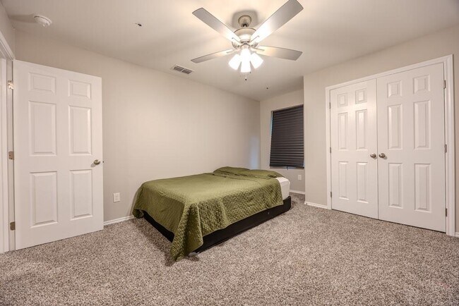 Building Photo - 8702 Shiloh Rock Dr
