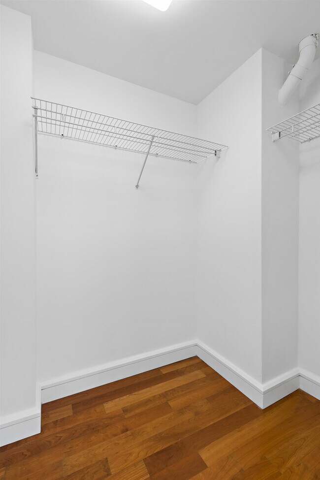 Building Photo - 8100 River Rd