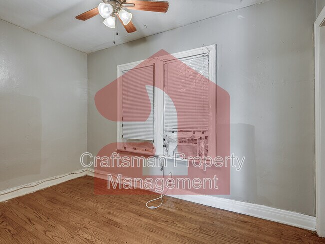 Building Photo - 2309 1/2 N Florida Ave