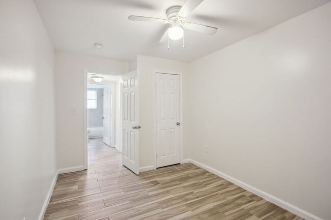 Building Photo - 615 Oliver St NW