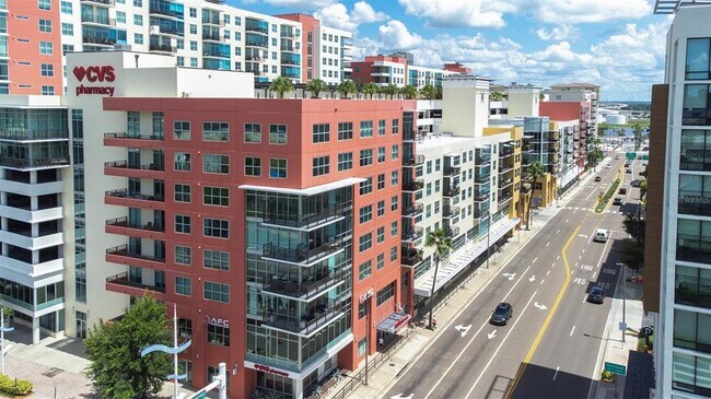 Building Photo - 1120 E Kennedy Blvd