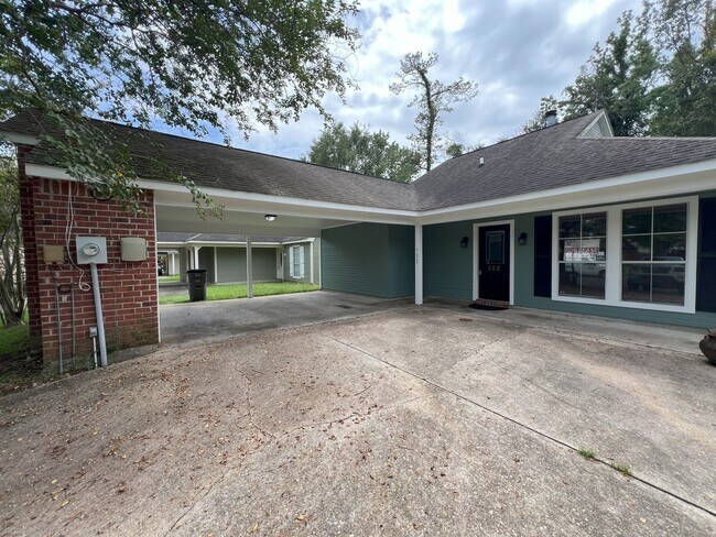 Building Photo - 522 Fawn Lake Dr