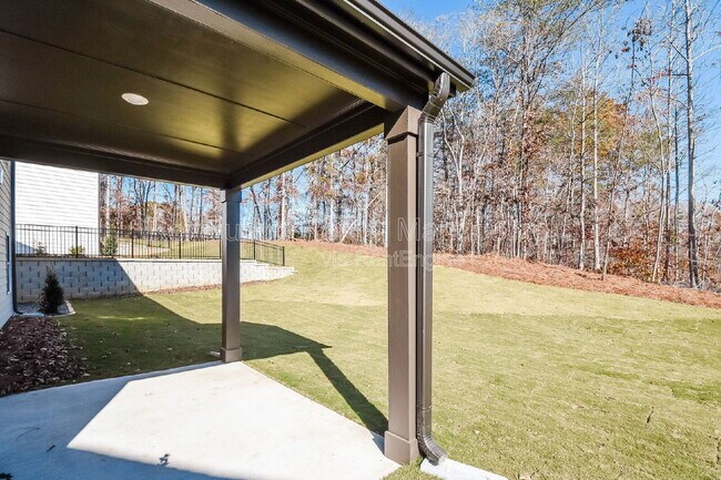 Building Photo - 319 Foxhill Dr