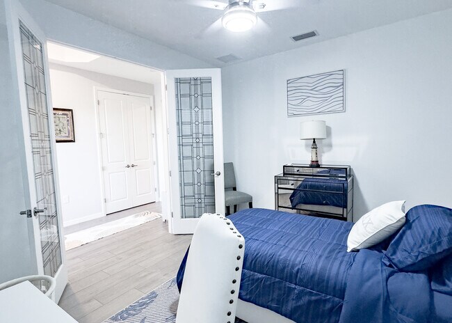 Building Photo - 5861 Sunningdale St