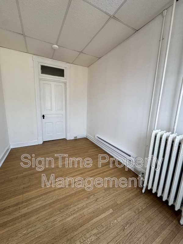 Building Photo - 117-121 East Antietam Street - 121 2nd Fl A