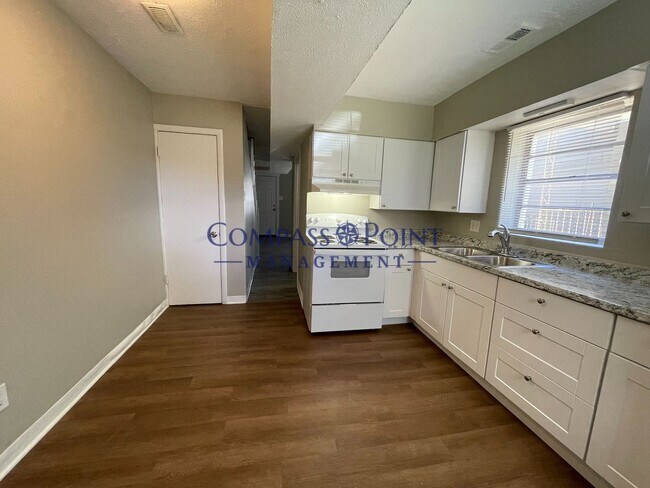 Building Photo - 544 Pemberton St