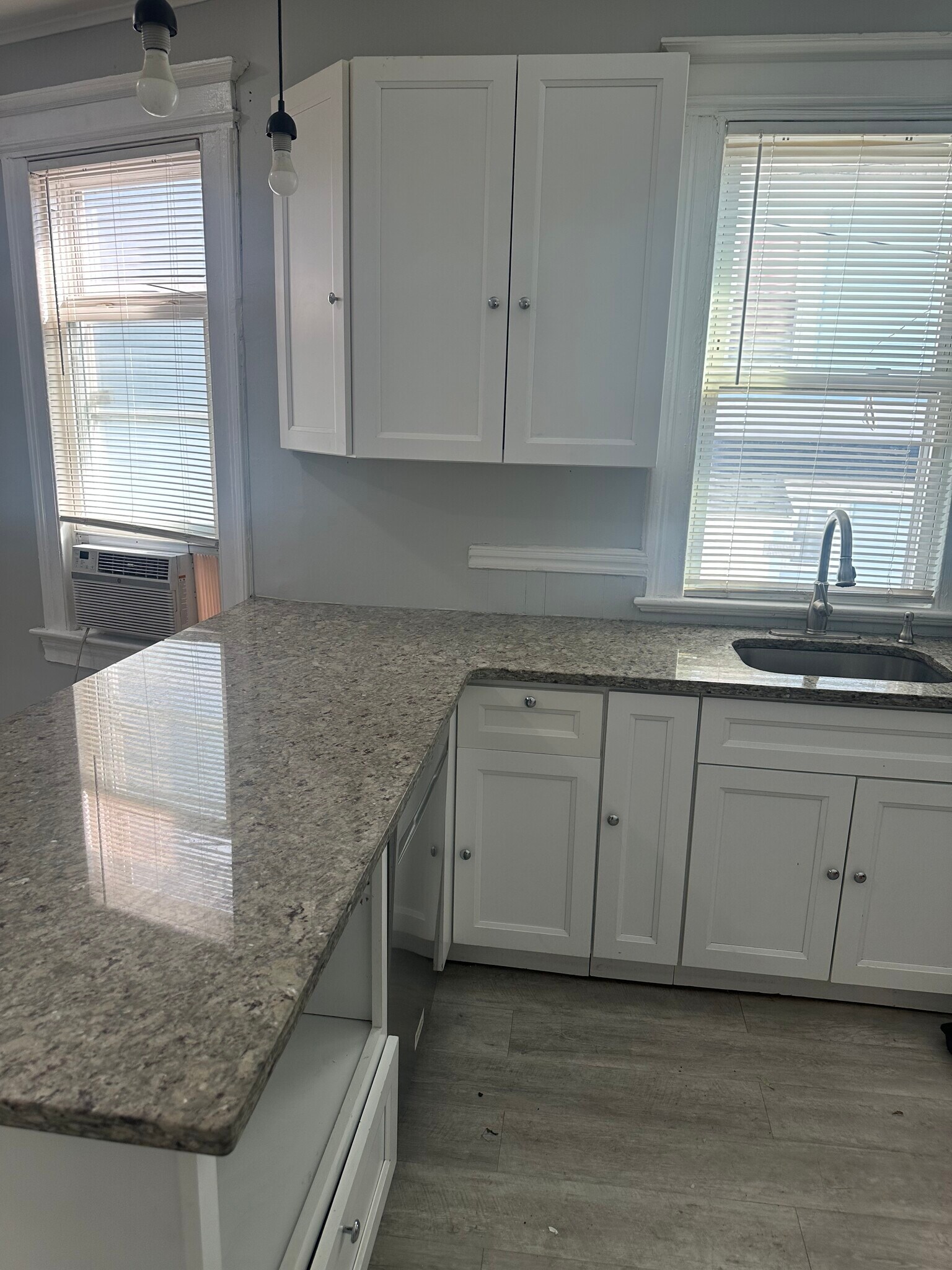 Building Photo - 19 Dodd St