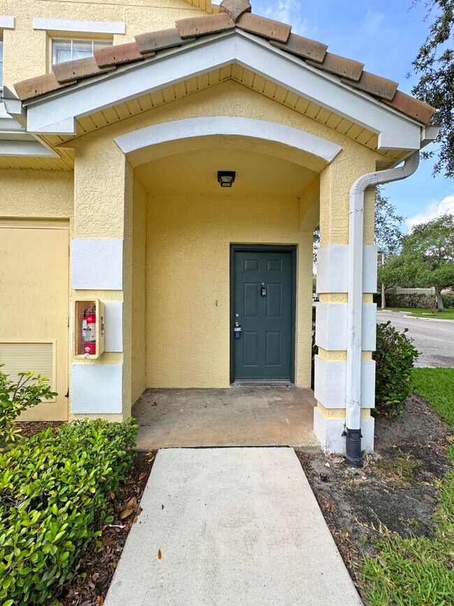 Primary Photo - 124 SW Peacock Blvd