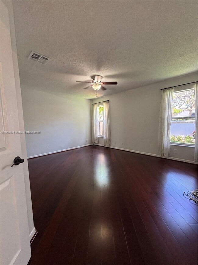 Building Photo - 9366 Arborwood Cir