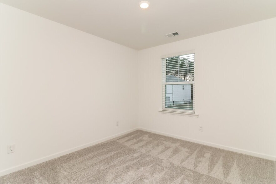 Building Photo - 116 Red Maple Wy