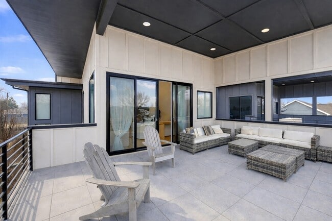 Building Photo - 2510 Barclay Dr