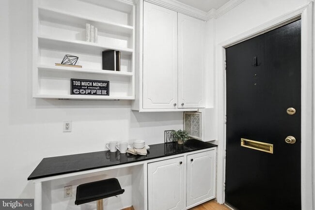 Building Photo - 1072 30th St NW