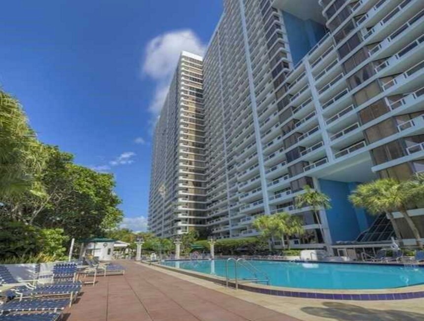 Building Photo - 1717 N Bayshore Dr