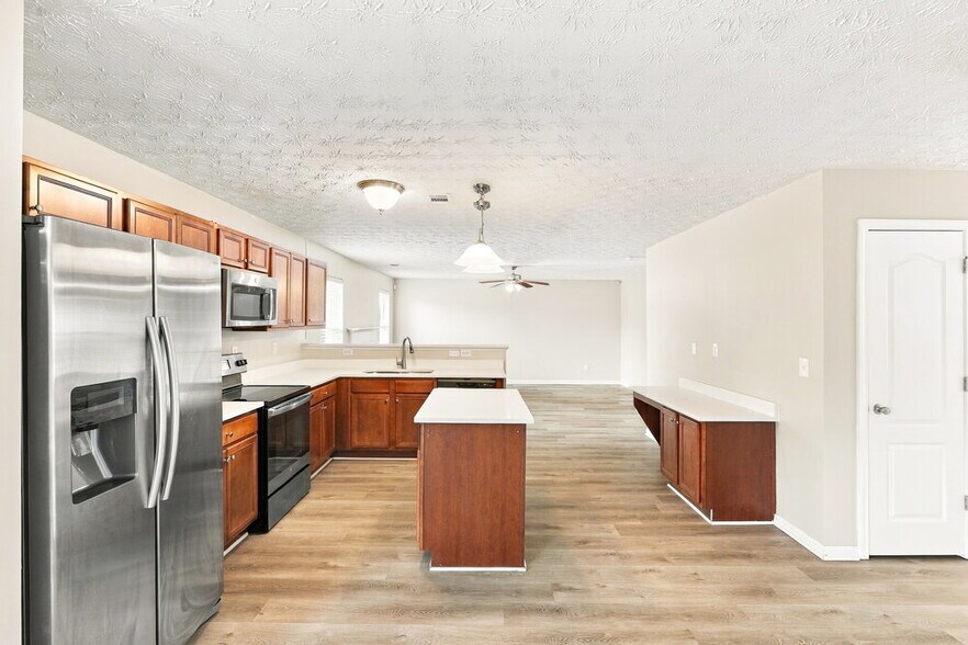 Building Photo - 3750 Georgia Dr