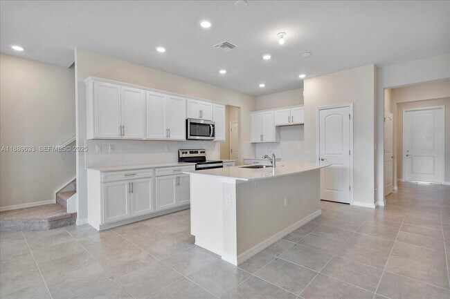 Building Photo - 2108 Appleton Cir N