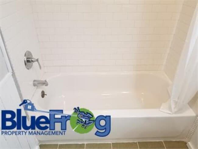 Building Photo - 907 Kellogg St