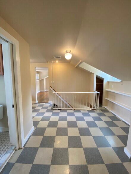 Building Photo - 261 Main St