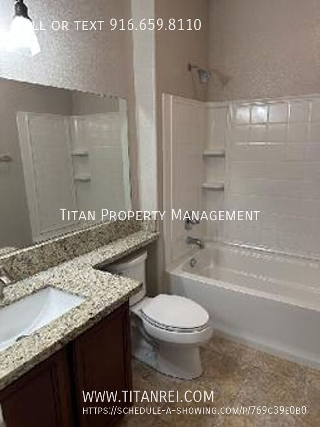 Building Photo - Folsom 2 bed 2 bath Condo - Managed by Tit...