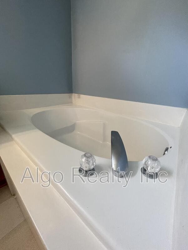 Building Photo - 1694 Oakbrooke Ct